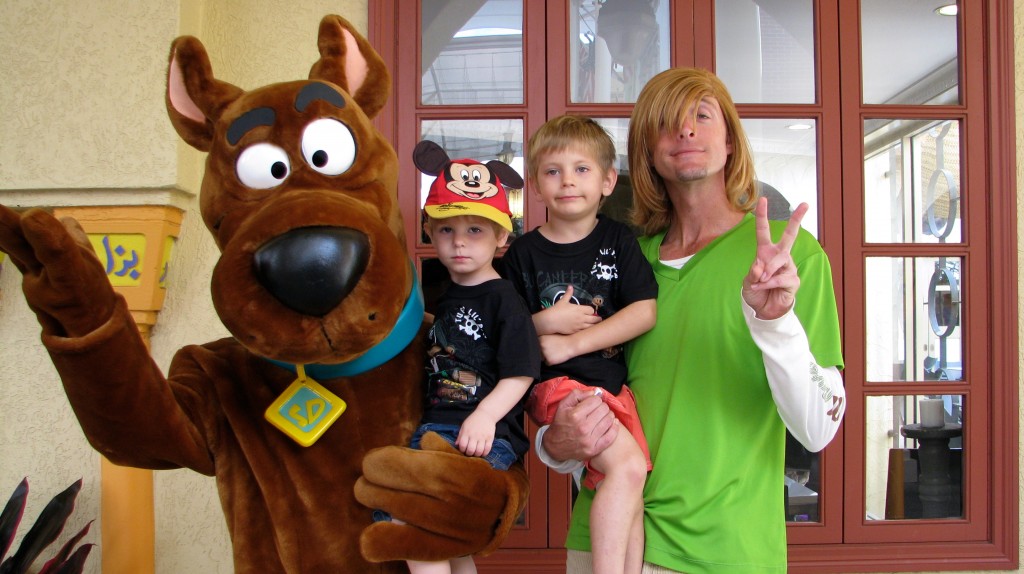 Scooby Doo and Shaggy at Movie World