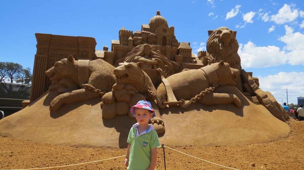 Bub 2 in front of The Lion the Witch and the Wardrobe sand sculpture.