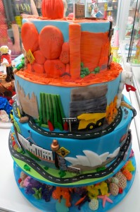 I love this Australia cake at the Royal Melbourne Show.  Can you see the Opera house, outback and Great Barrier Reef